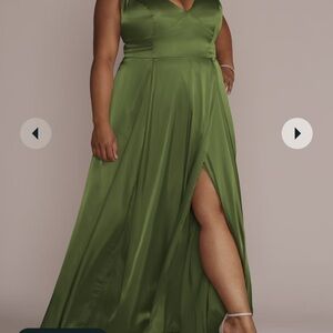 Elegant Green Evening Gown